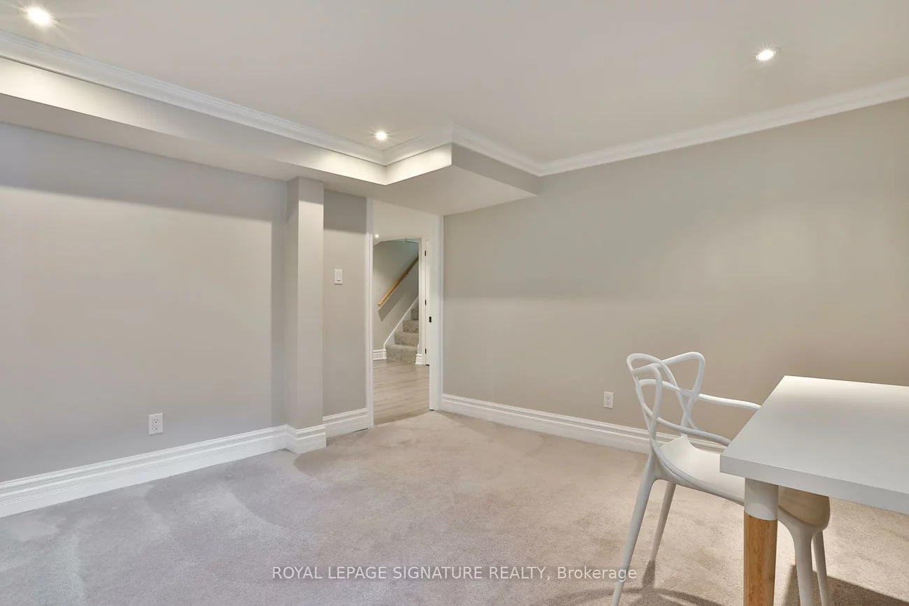 17, Flora, Dorset Park, Toronto