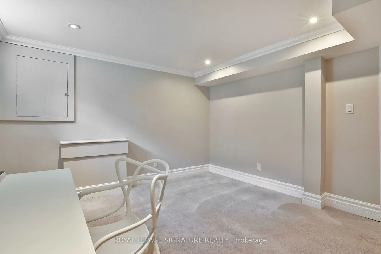17, Flora, Dorset Park, Toronto