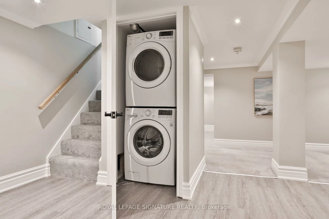 17, Flora, Dorset Park, Toronto