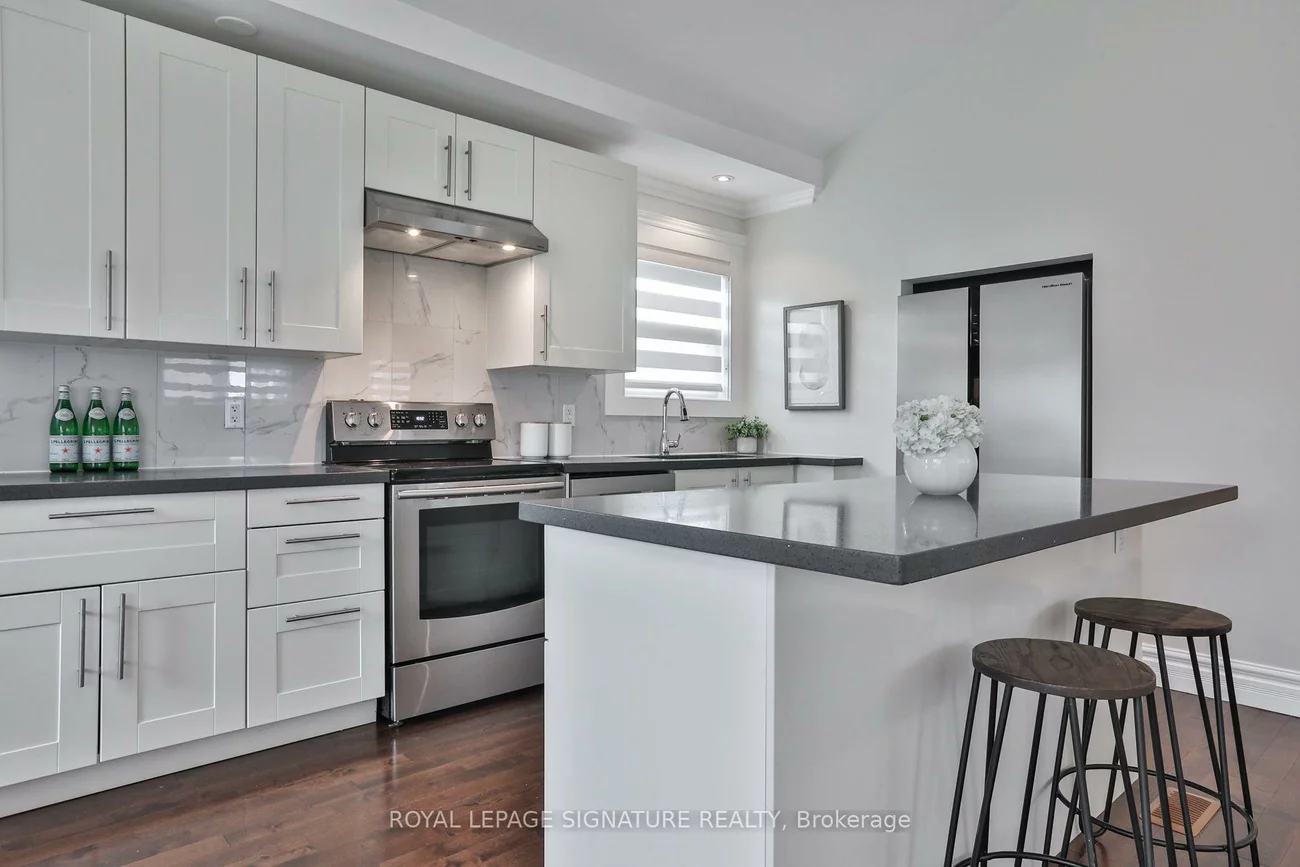 17, Flora, Dorset Park, Toronto