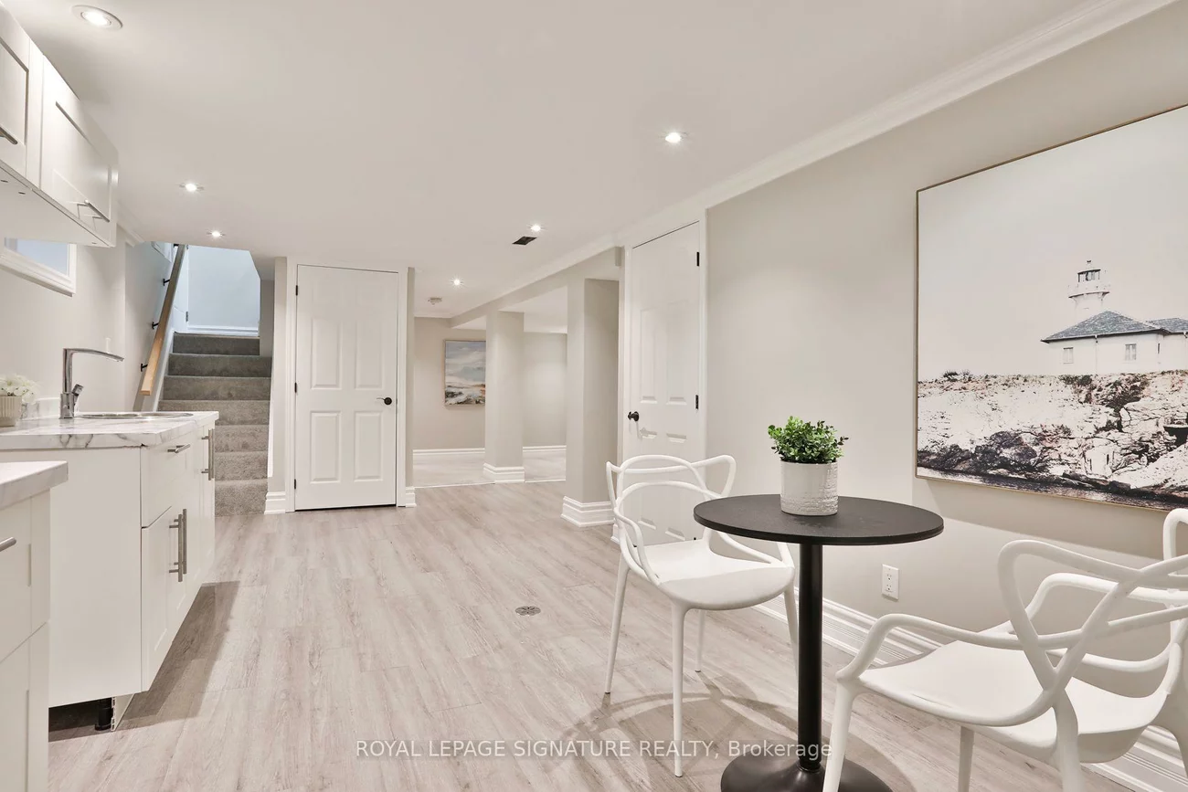 17, Flora, Dorset Park, Toronto