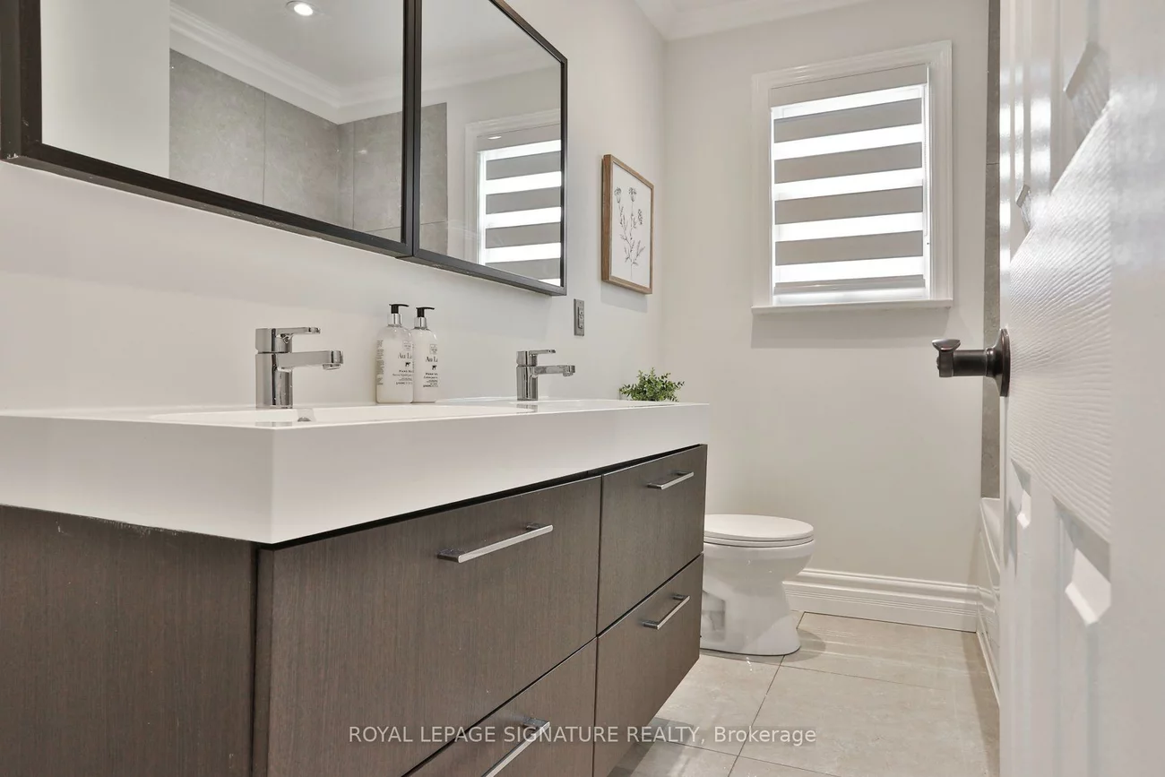 17, Flora, Dorset Park, Toronto