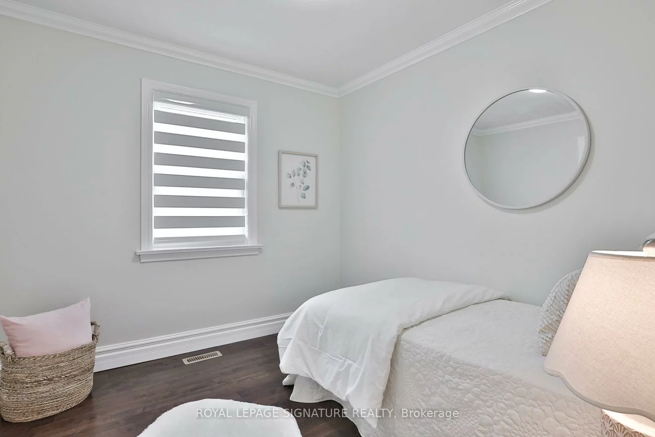 17, Flora, Dorset Park, Toronto