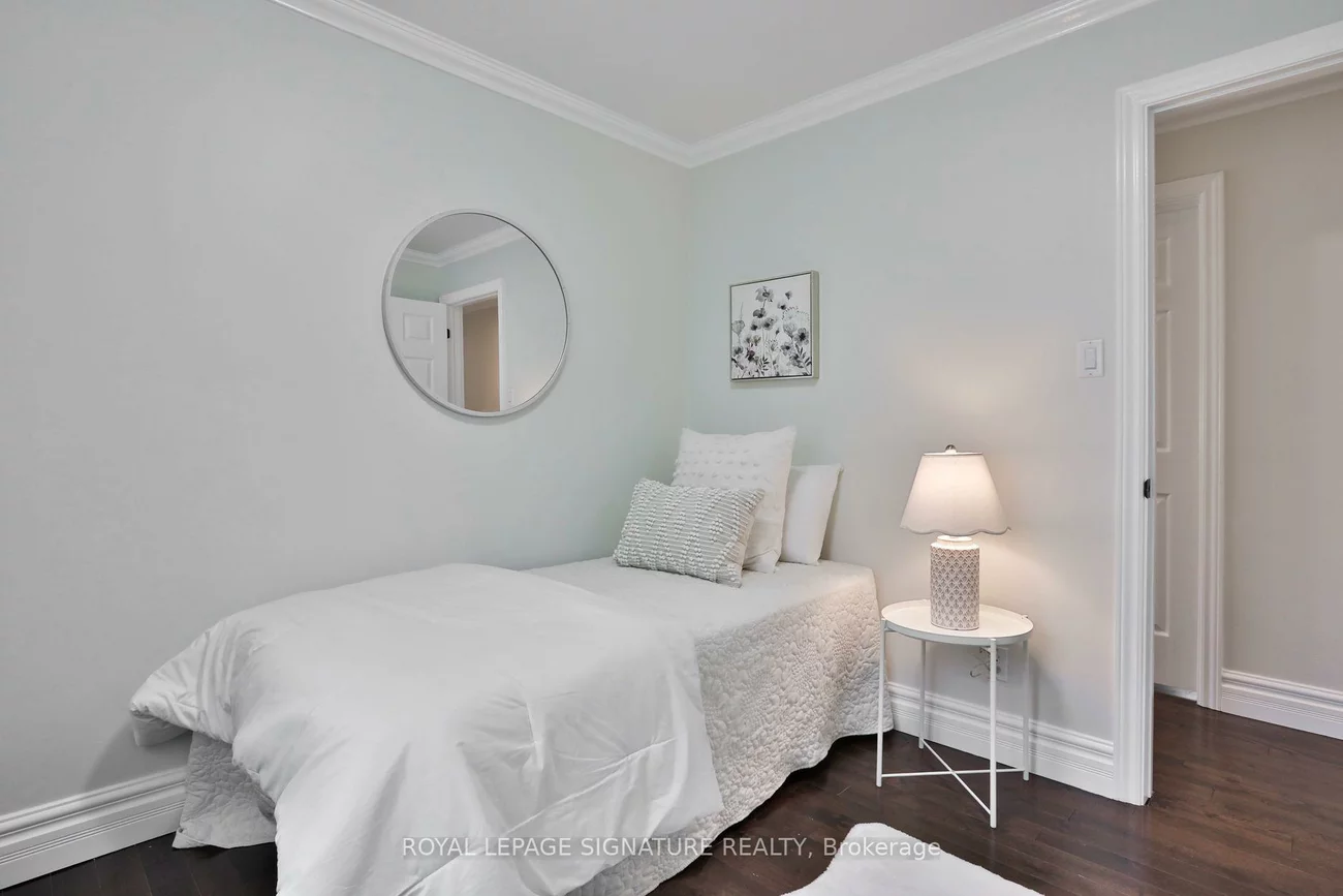 17, Flora, Dorset Park, Toronto