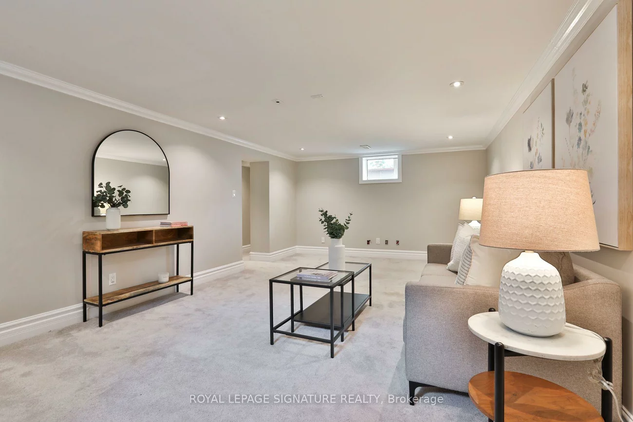 17, Flora, Dorset Park, Toronto