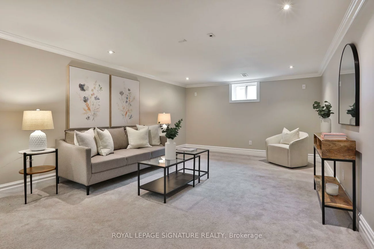 17, Flora, Dorset Park, Toronto