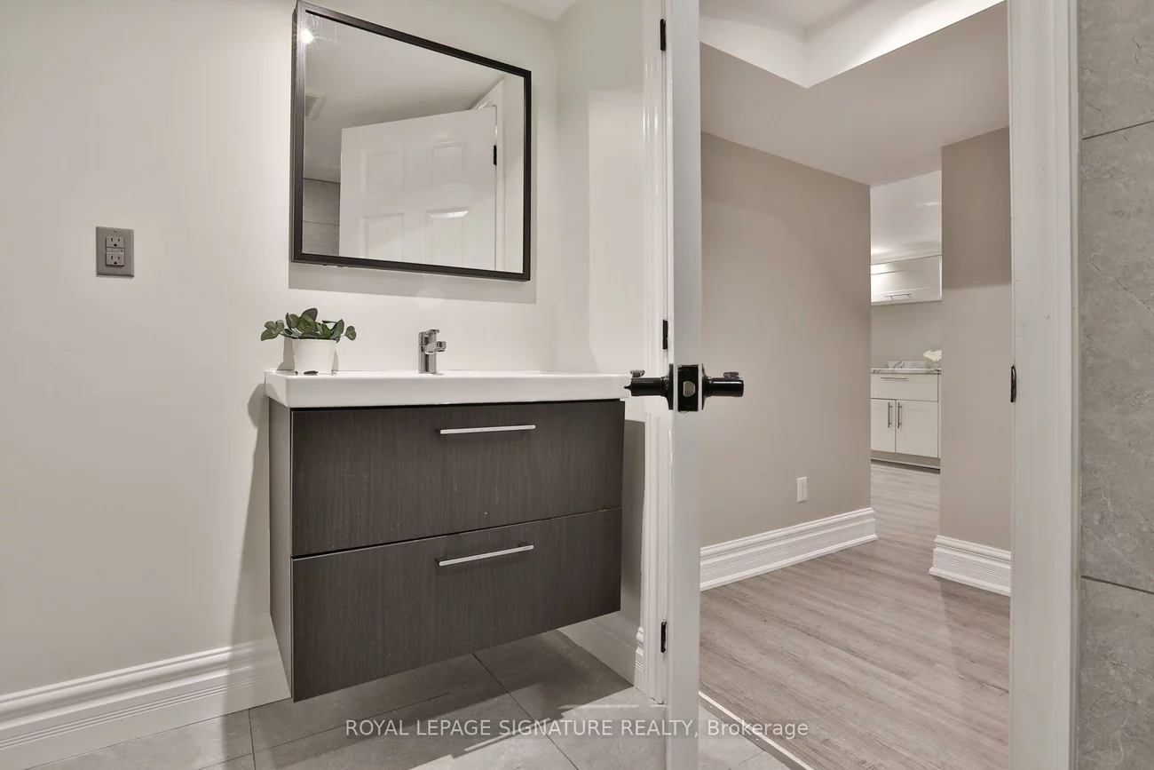 17, Flora, Dorset Park, Toronto