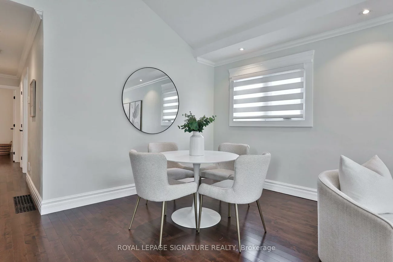 17, Flora, Dorset Park, Toronto