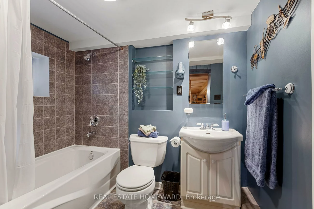 174, Heward, South Riverdale, Toronto