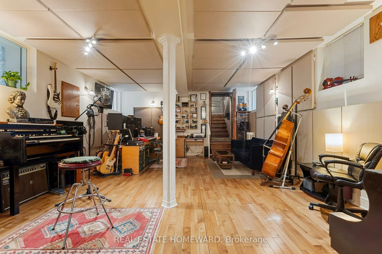 174, Heward, South Riverdale, Toronto
