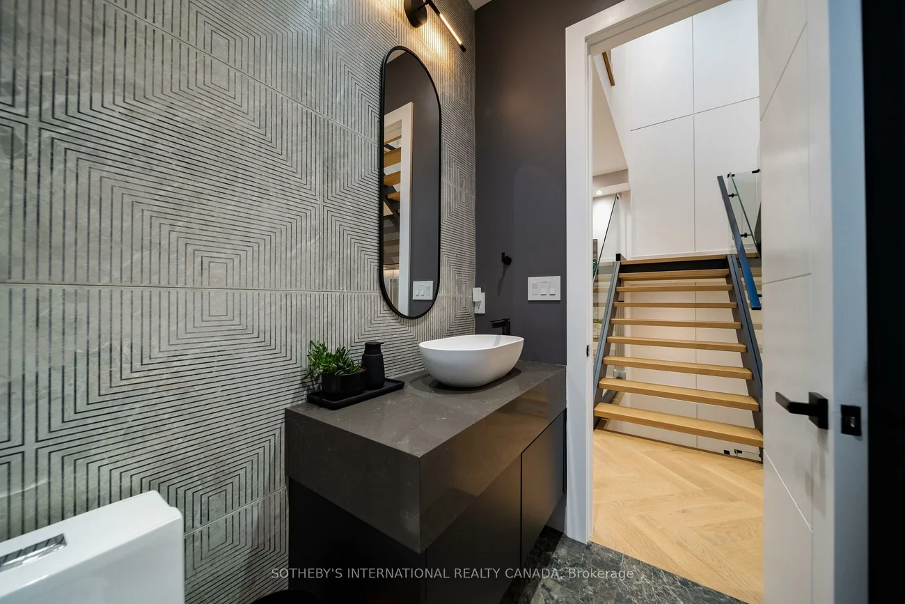 171, Durant, East York, Toronto