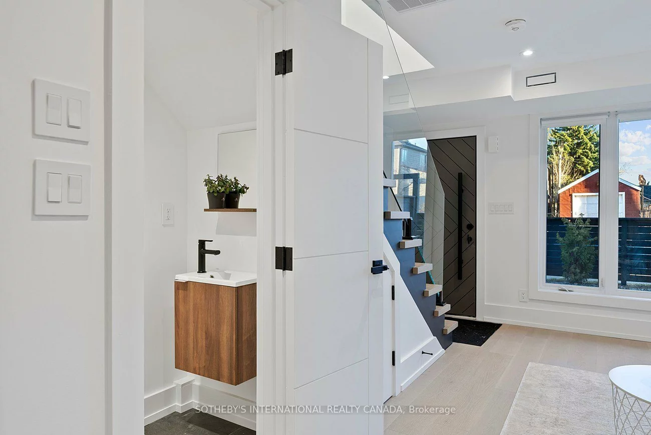 171, Durant, East York, Toronto