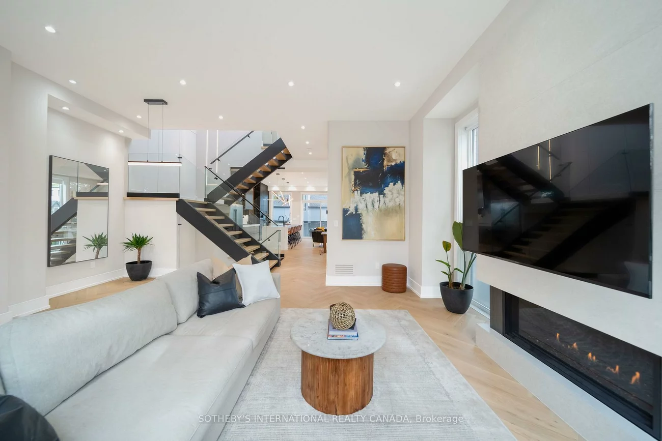 171, Durant, East York, Toronto