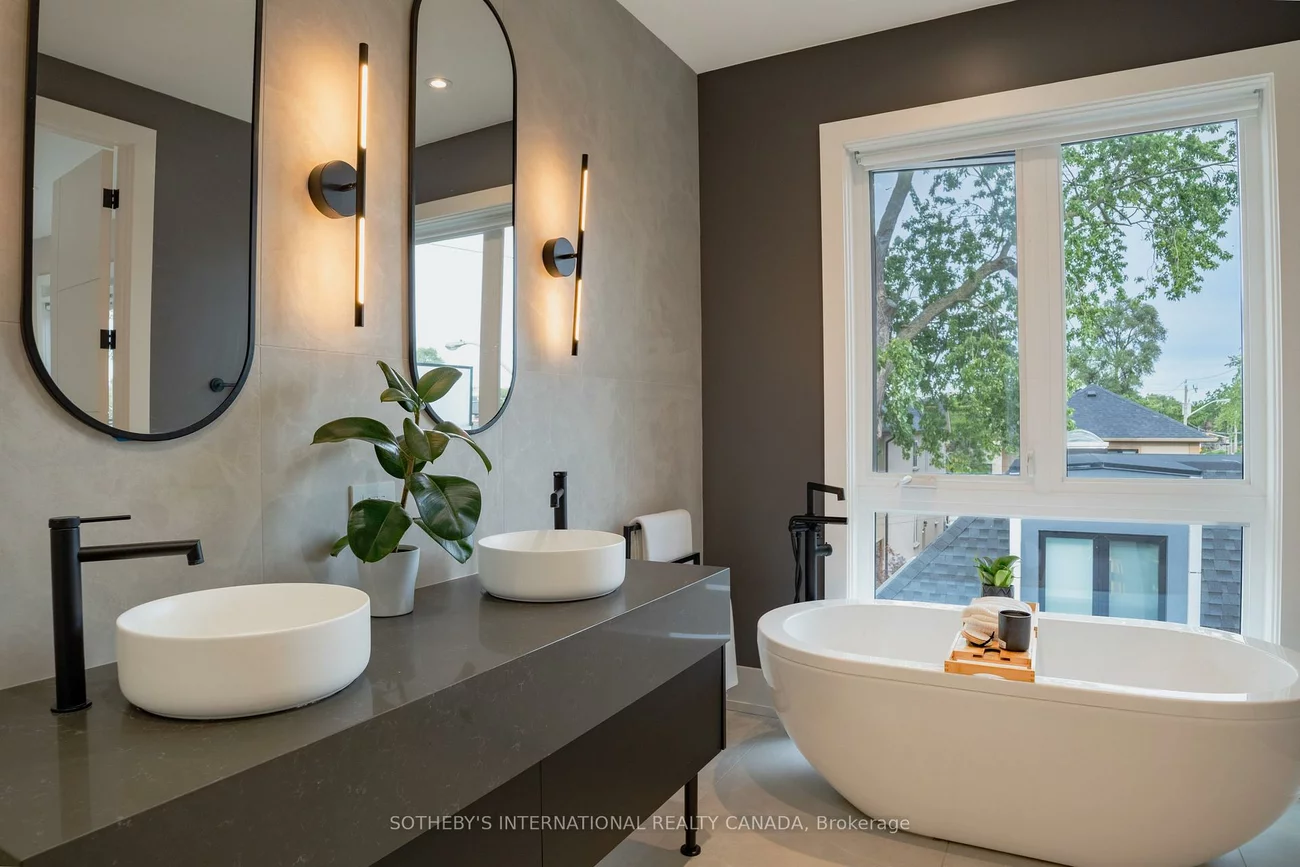 171, Durant, East York, Toronto