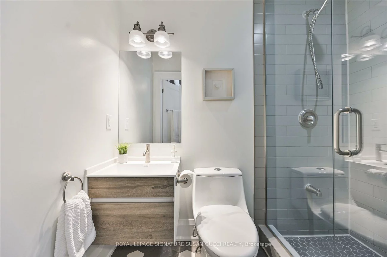 69, Holmstead, O'Connor-Parkview, Toronto