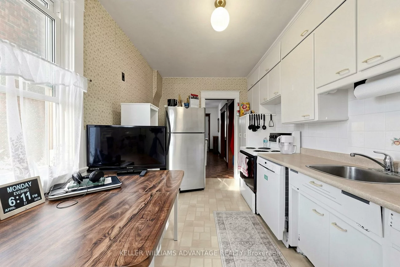 130, Elmer, The Beaches, Toronto
