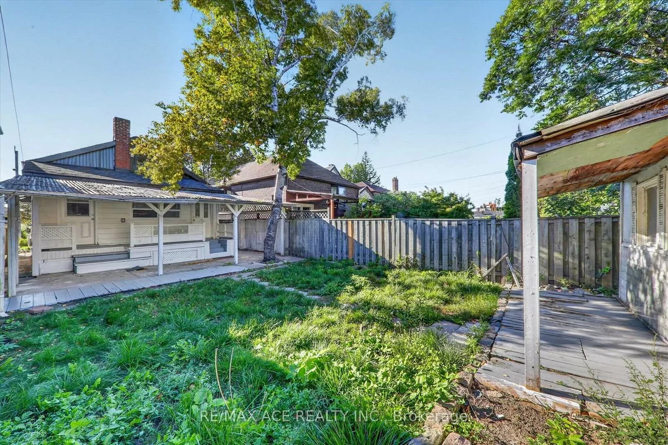 47, Laurel, Kennedy Park, Toronto