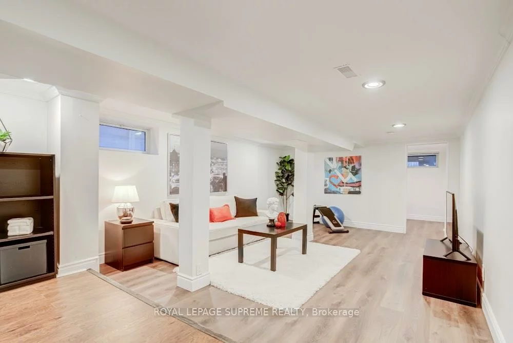 24, Wiley, Danforth Village-East York, Toronto