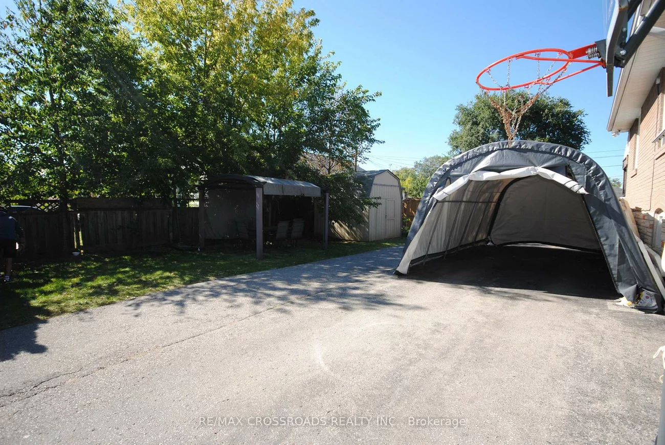 25, Arbutus, Dorset Park, Toronto