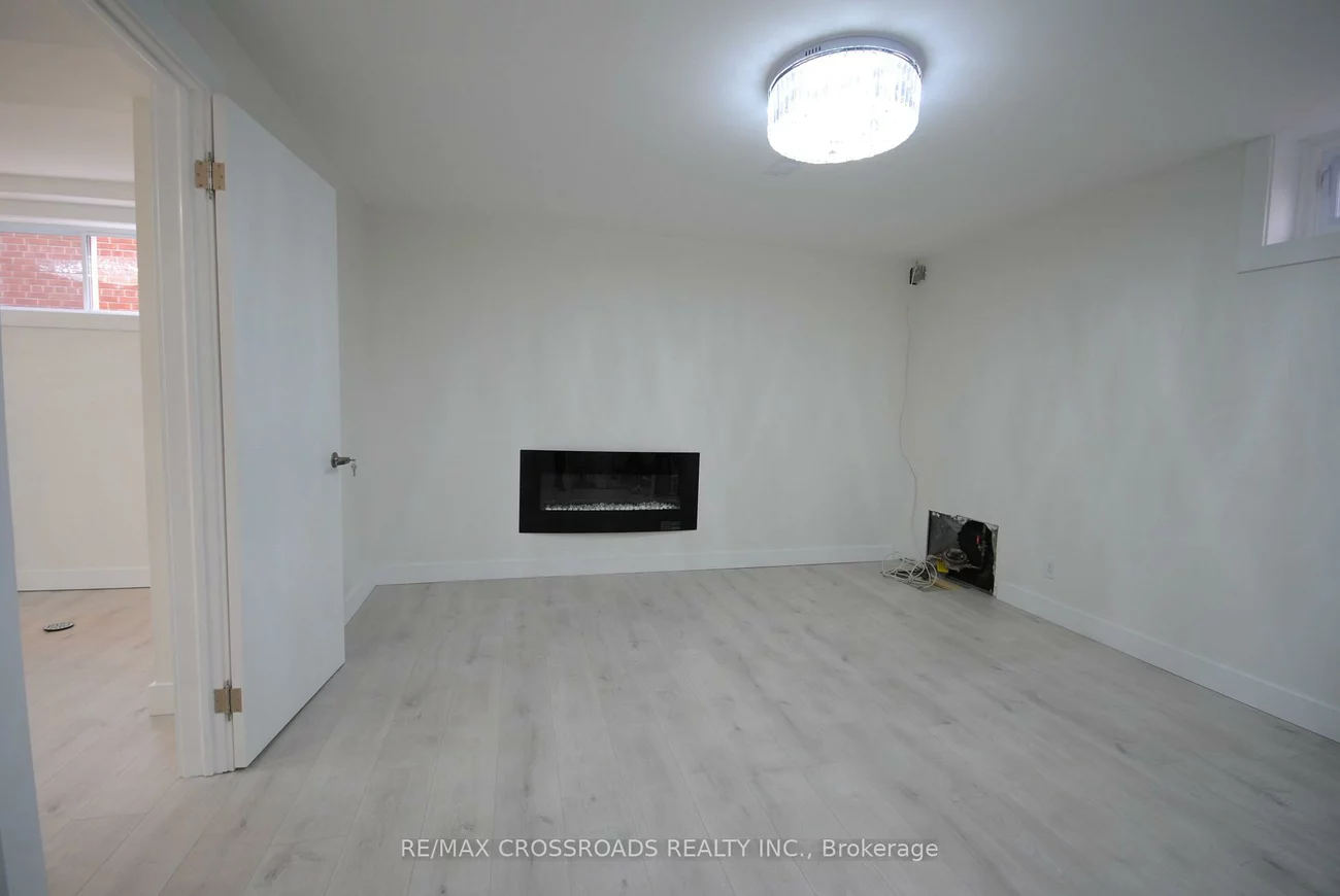25, Arbutus, Dorset Park, Toronto