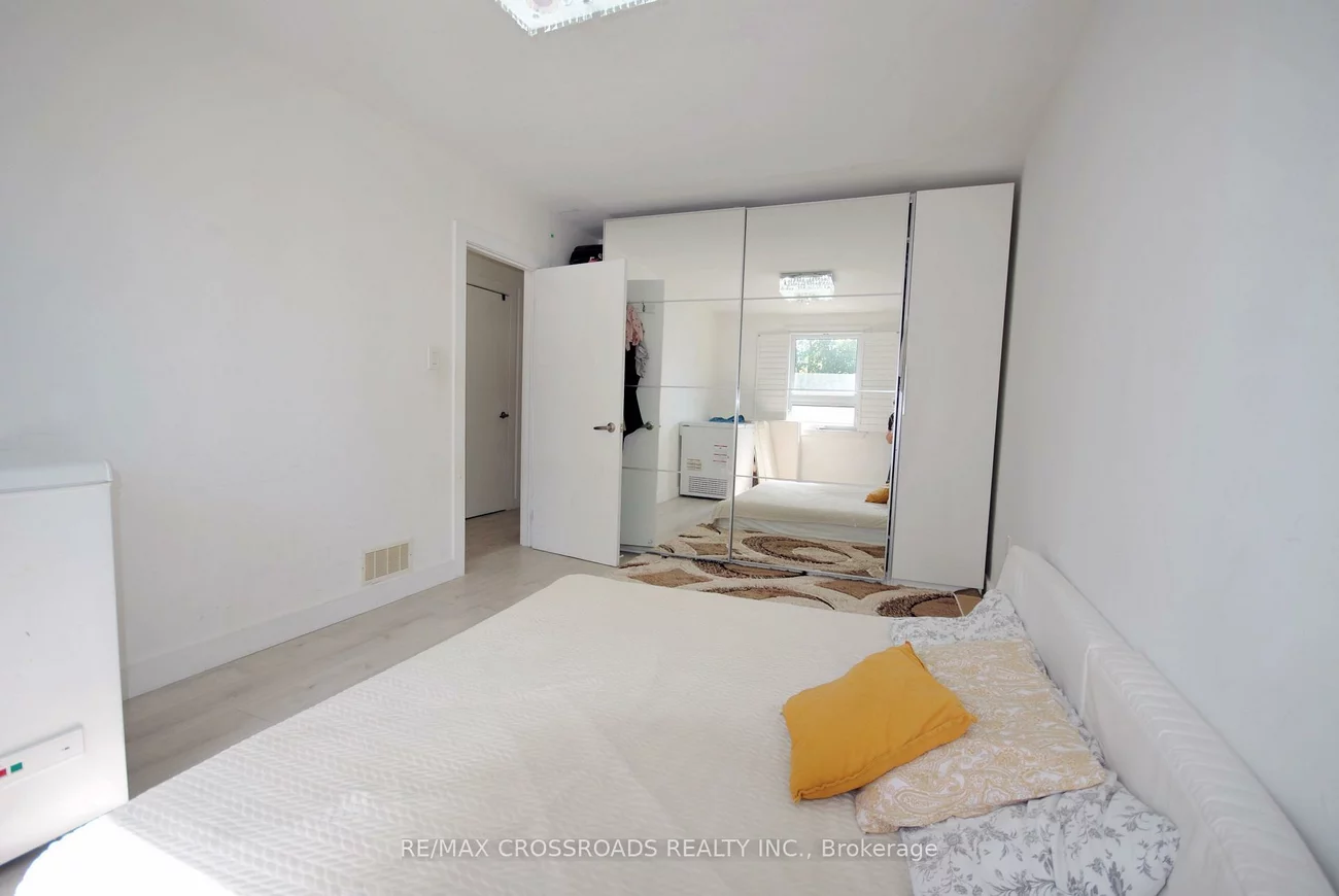 25, Arbutus, Dorset Park, Toronto