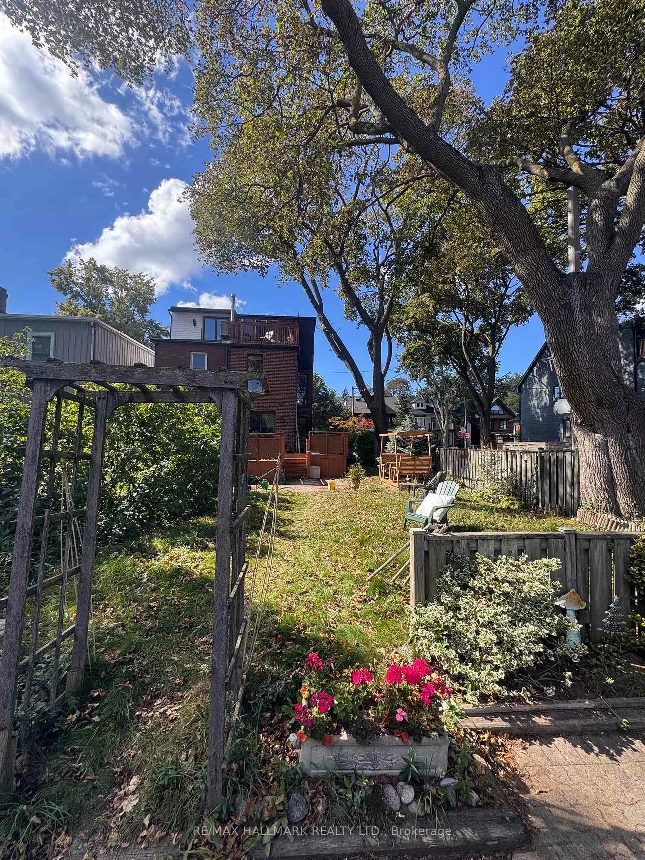 133, Hampton, North Riverdale, Toronto