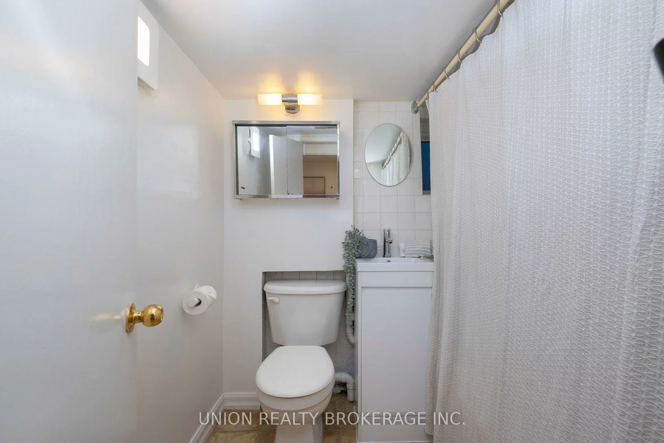 62, Bertmount, South Riverdale, Toronto