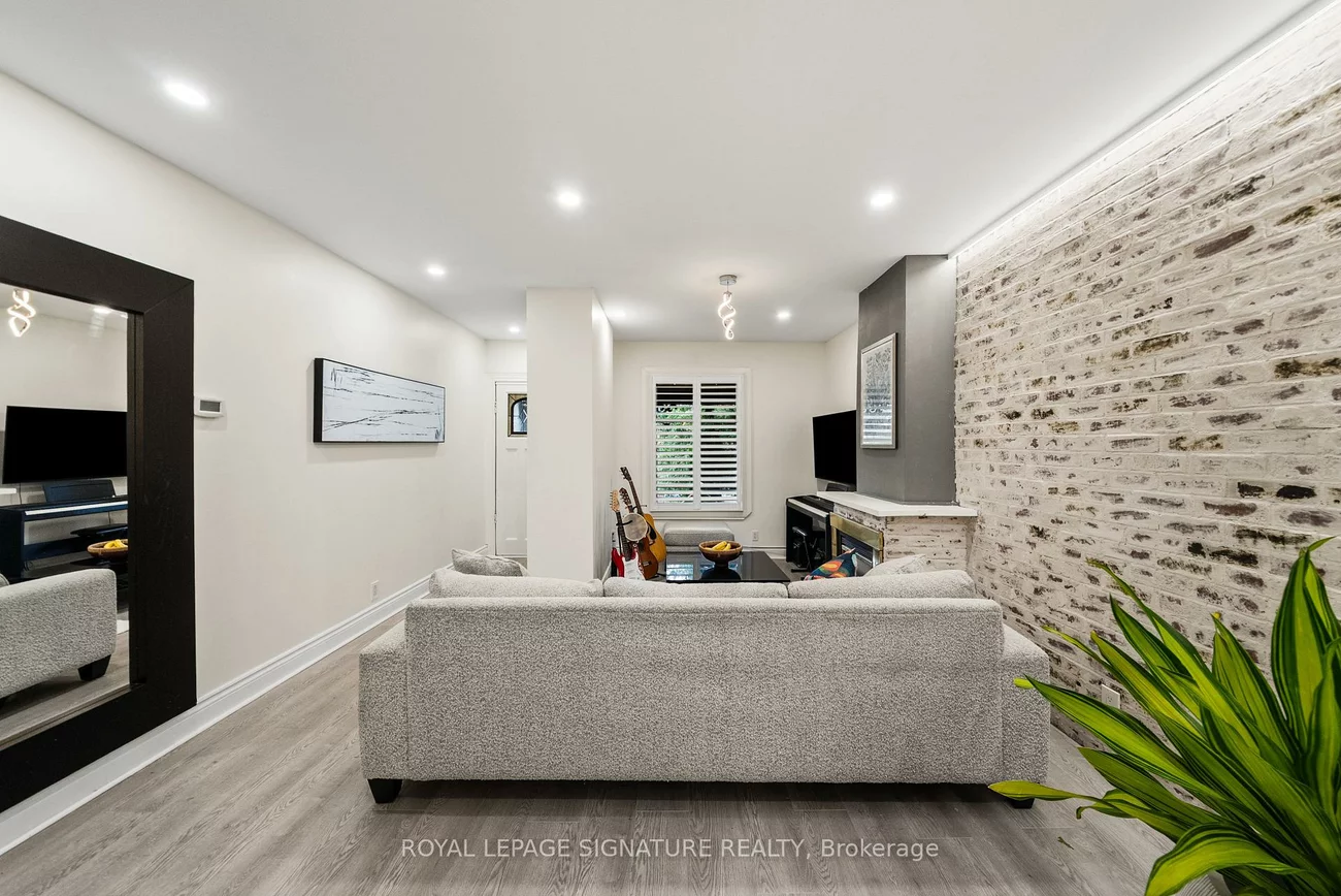122, Duvernet, East End-Danforth, Toronto