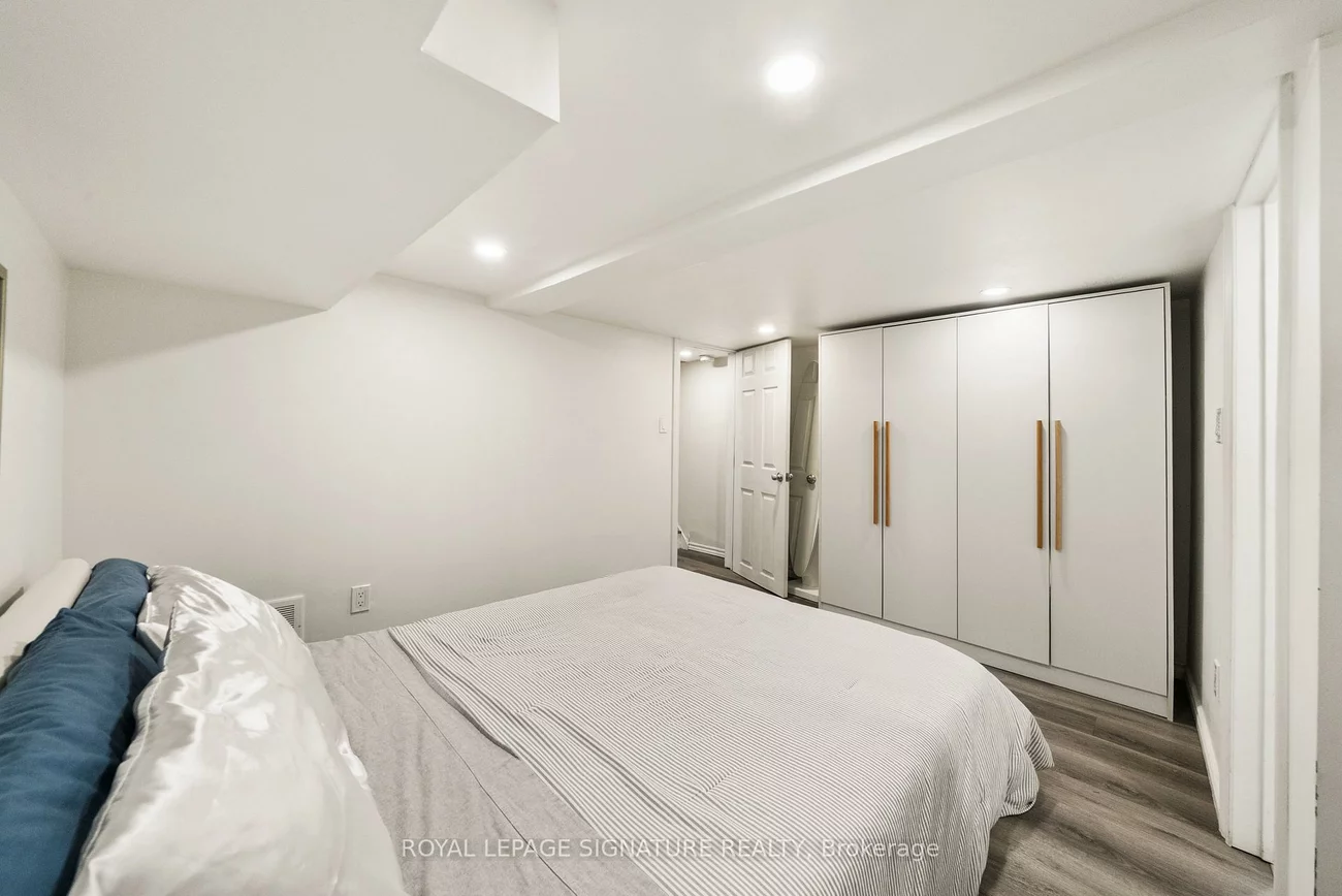 122, Duvernet, East End-Danforth, Toronto