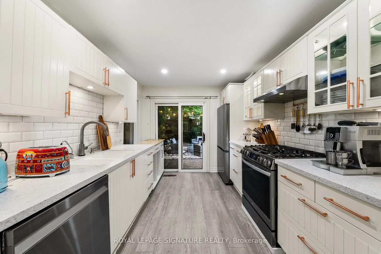 122, Duvernet, East End-Danforth, Toronto