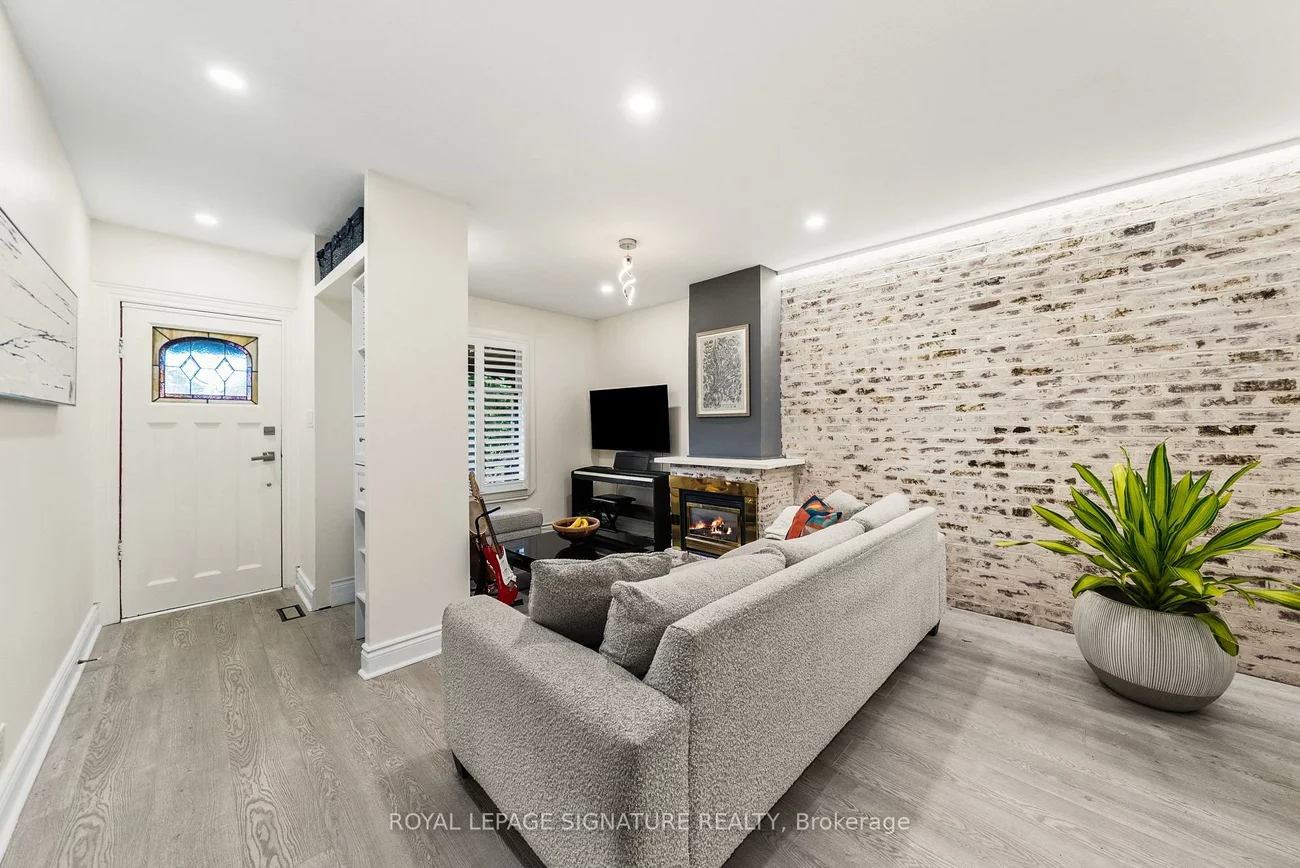 122, Duvernet, East End-Danforth, Toronto