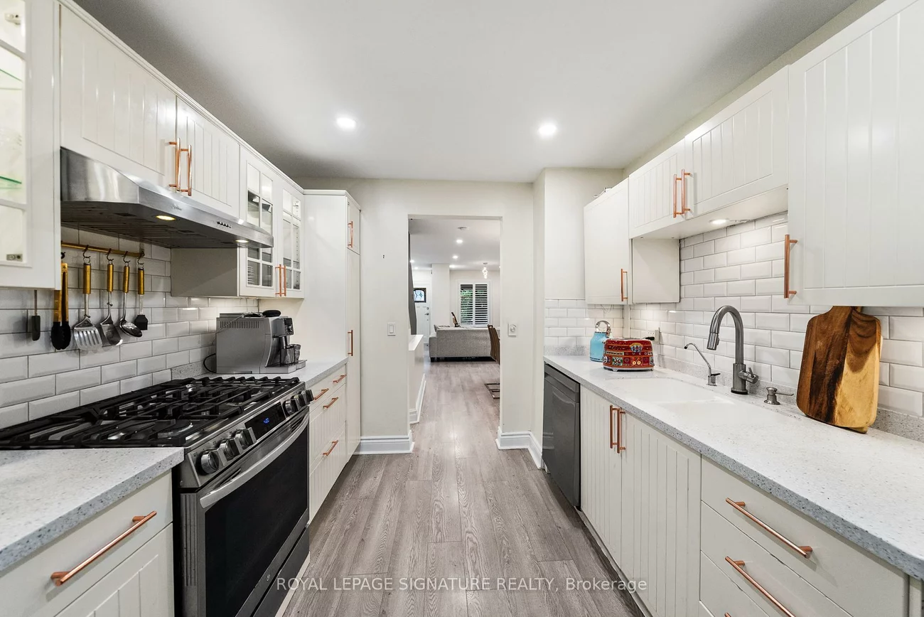 122, Duvernet, East End-Danforth, Toronto
