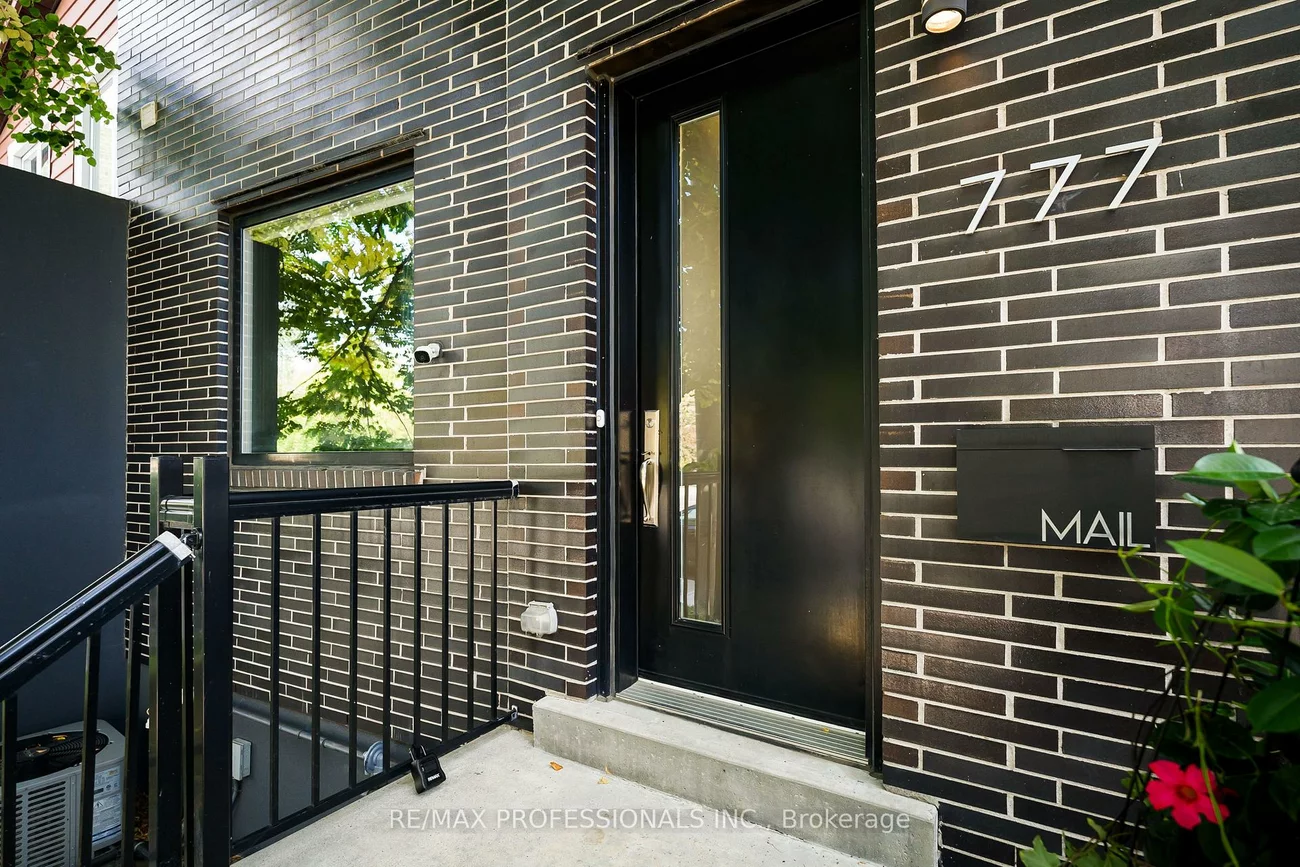 777, Eastern, South Riverdale, Toronto