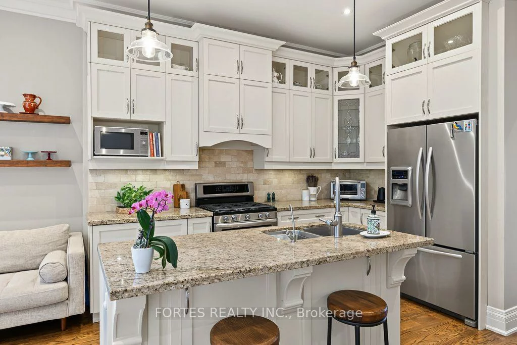 154, Holborne, Danforth Village-East York, Toronto