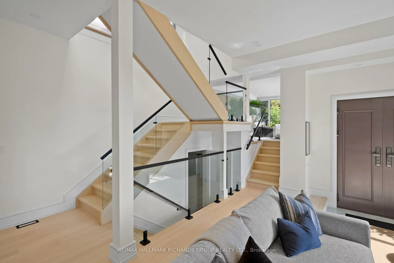 44, Sunnypoint, Cliffcrest, Toronto