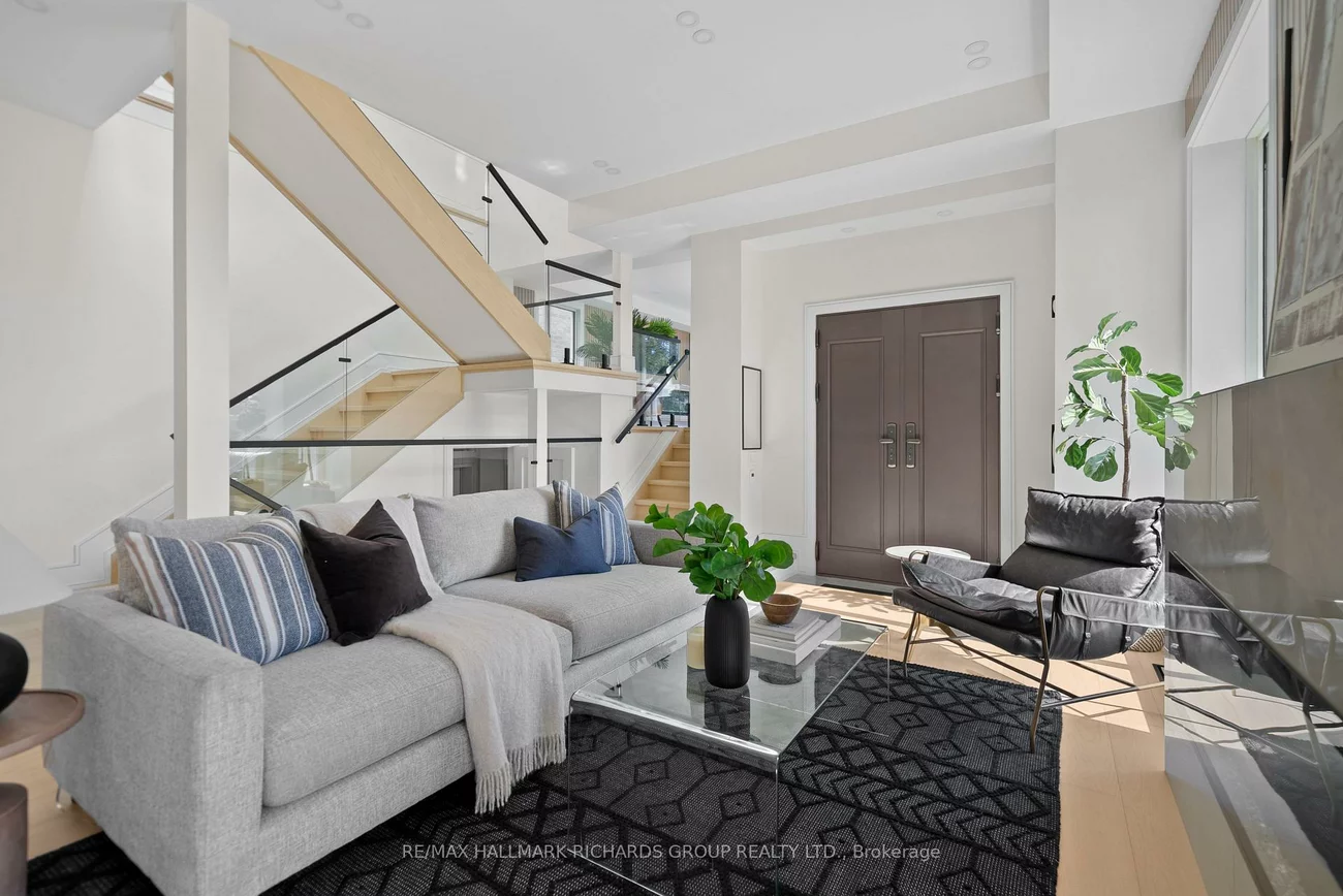 44, Sunnypoint, Cliffcrest, Toronto