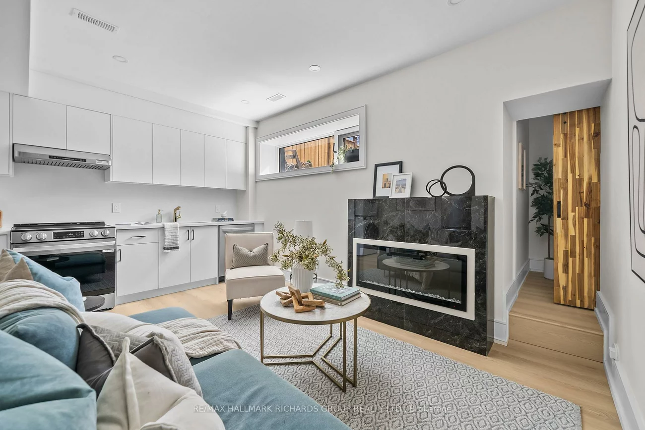 44, Sunnypoint, Cliffcrest, Toronto