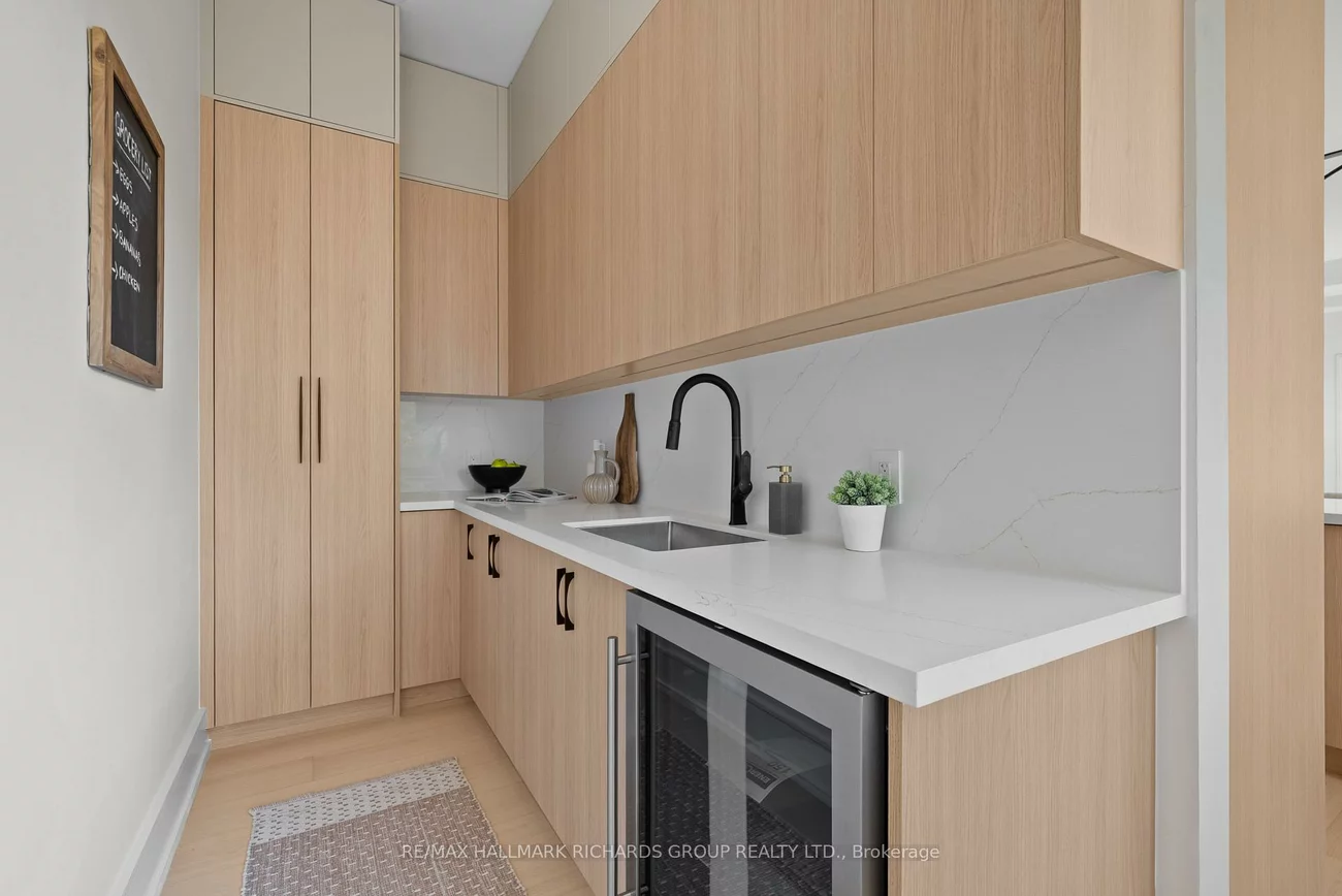 44, Sunnypoint, Cliffcrest, Toronto