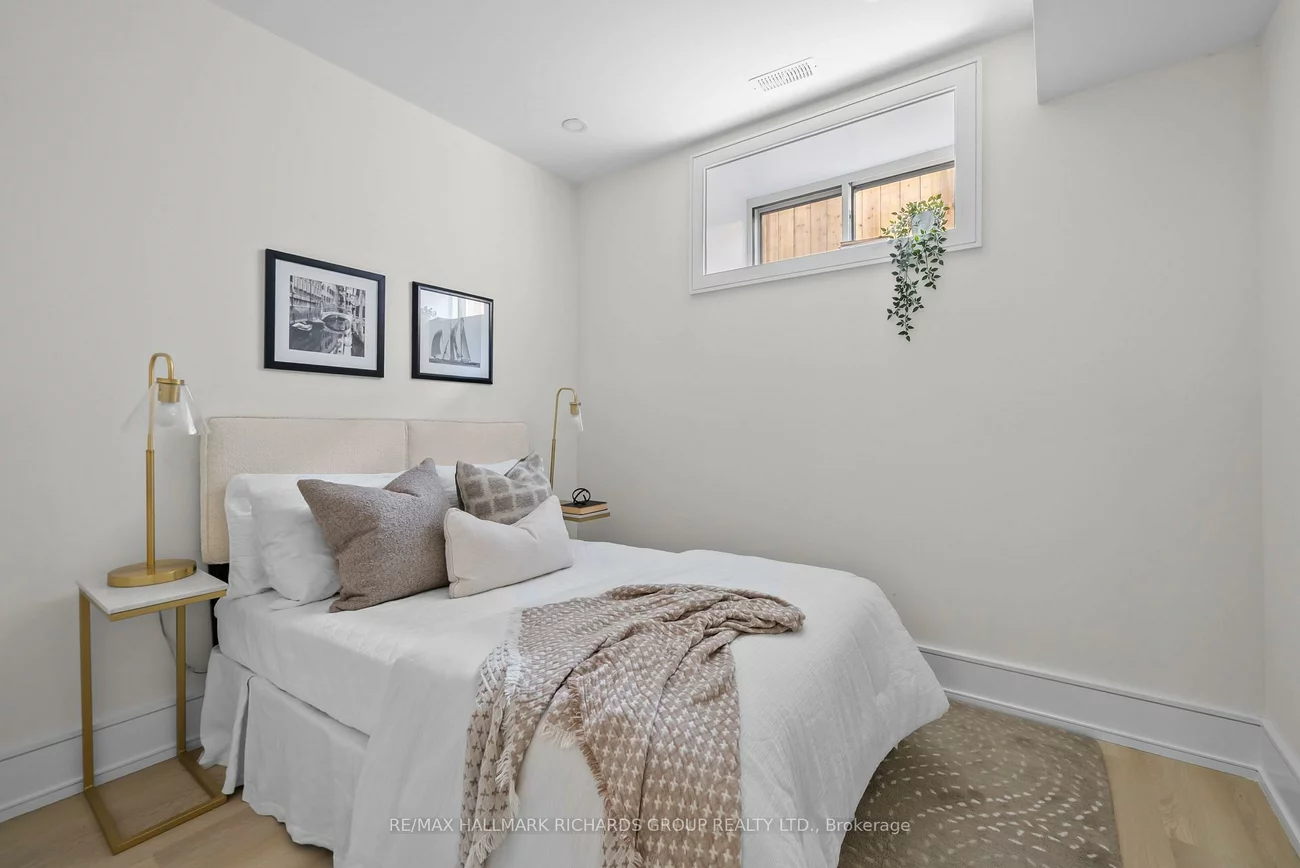 44, Sunnypoint, Cliffcrest, Toronto