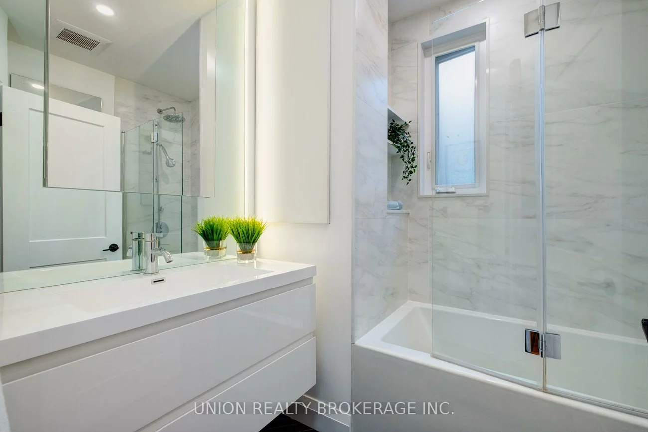17, Ashland, Woodbine Corridor, Toronto