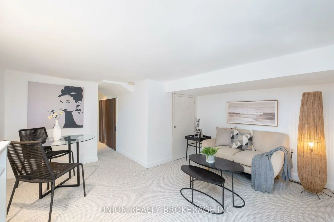 17, Ashland, Woodbine Corridor, Toronto