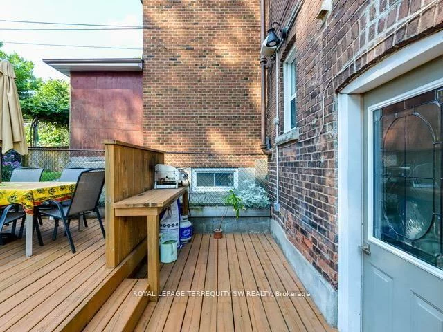 105, Barker, Danforth Village-East York, Toronto
