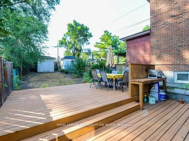 105, Barker, Danforth Village-East York, Toronto