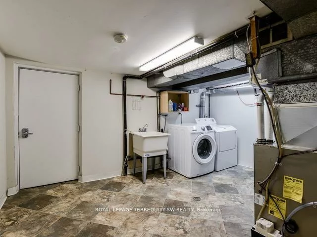 105, Barker, Danforth Village-East York, Toronto