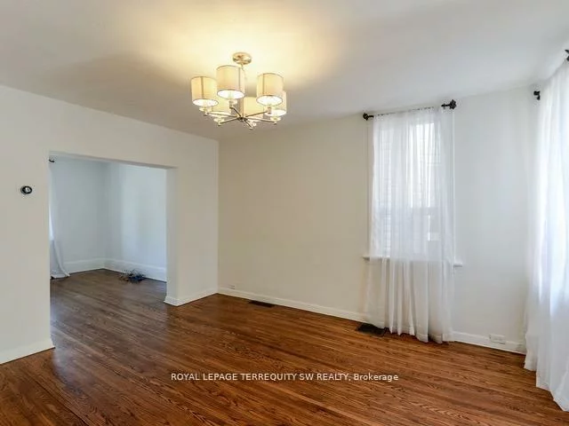 105, Barker, Danforth Village-East York, Toronto