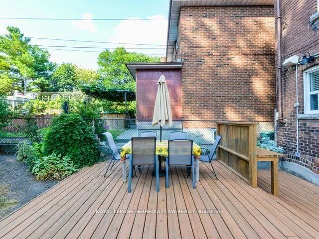 105, Barker, Danforth Village-East York, Toronto