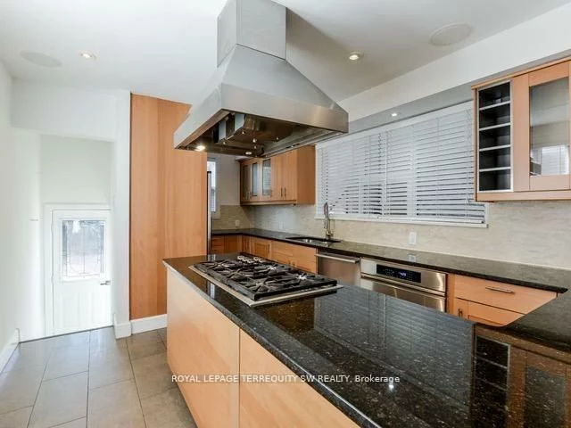 105, Barker, Danforth Village-East York, Toronto