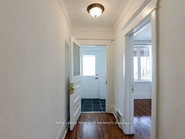 105, Barker, Danforth Village-East York, Toronto