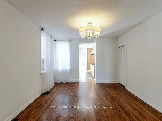105, Barker, Danforth Village-East York, Toronto