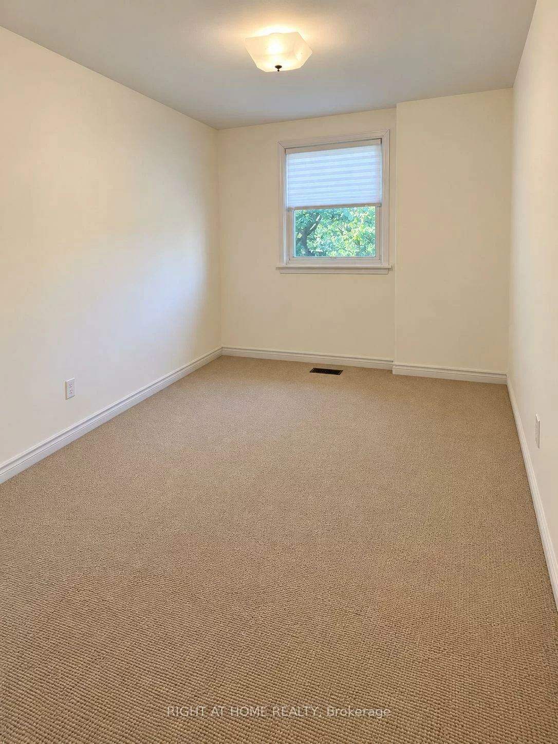 223, Ellendale, Dorset Park, Toronto